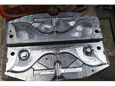 Aluminum bracket die casting mold
