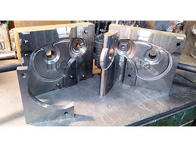 Кокіль для лиття кронштейна в розборі