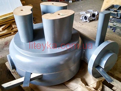 Модель для піщано-глиничної форми корпусу насоса з прибутками