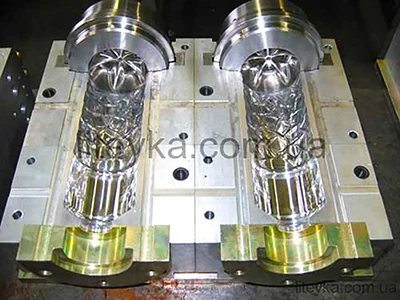 Прес-форма з відокремленими частинами для ПЕТ