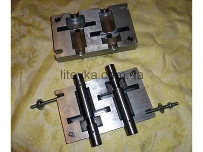 Прес-форма ЛВМ для дрібного виробу з внутрішнім отвором