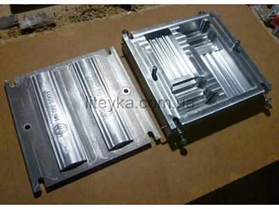 Алюмінієва прес-форма ЛВМ капітелі з гравіюванням