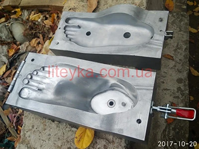 Прес-форма протеза стопи