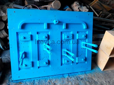 Модельне оснащення кронштейна